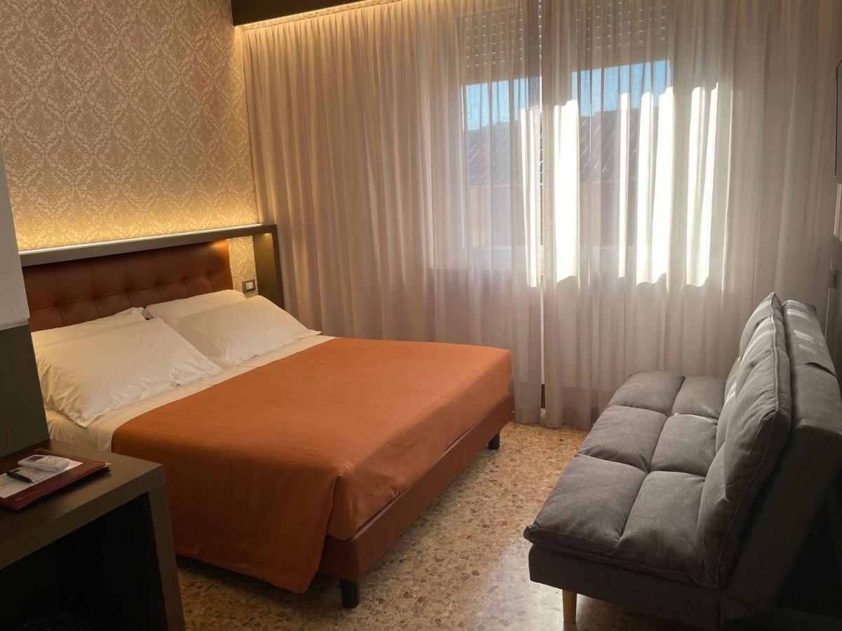 Hotel Quo Vadis Udine Esterno foto
