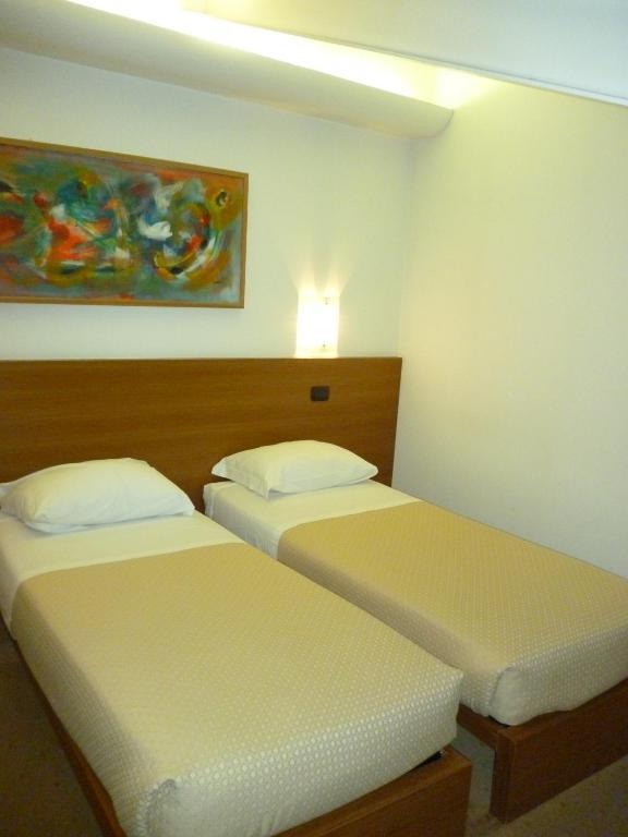 Hotel Quo Vadis Udine Camera foto