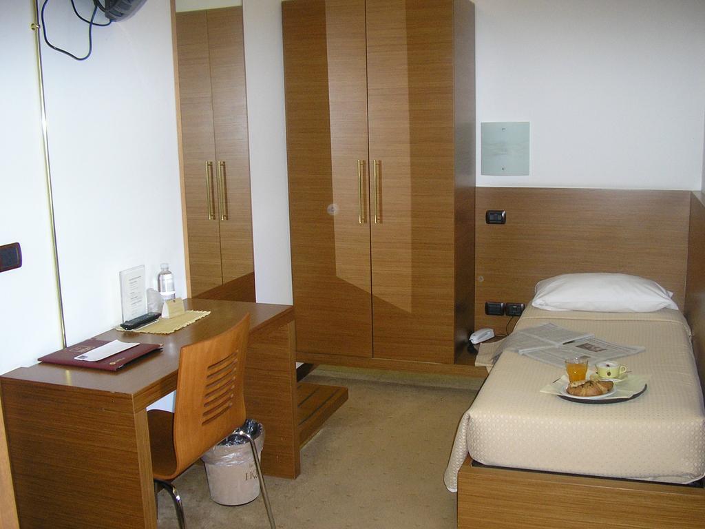 Hotel Quo Vadis Udine Esterno foto