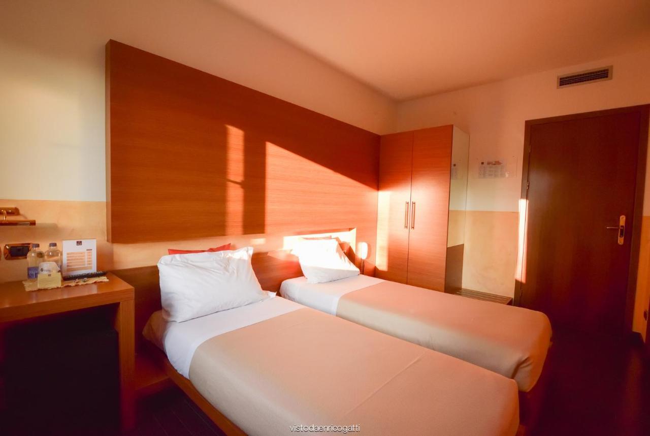 Hotel Quo Vadis Udine Esterno foto